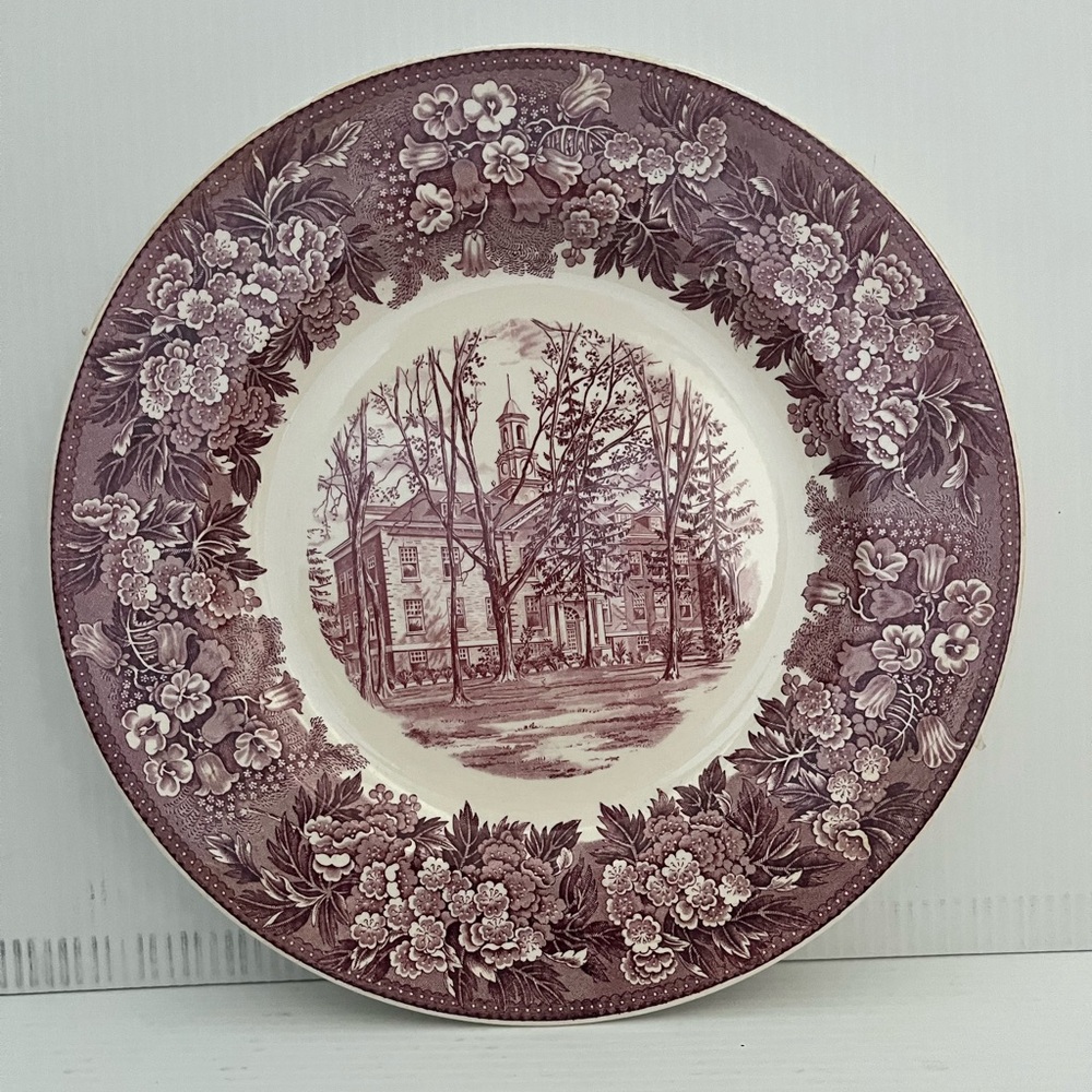 Decorative Art Wedgwood Plate
